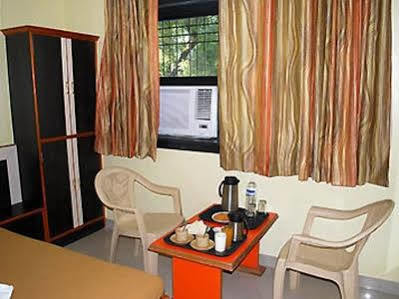 Sai Ganesh Hotel Shirdi Esterno foto