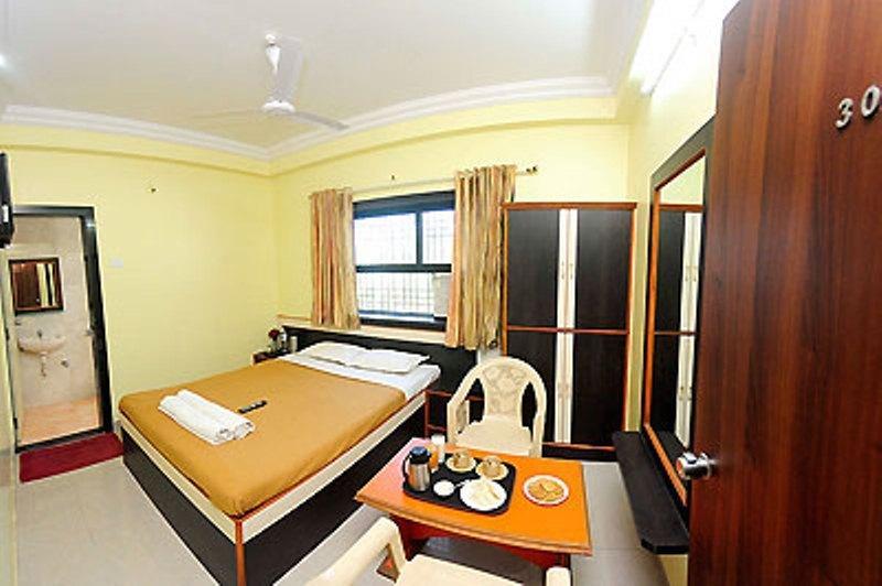 Sai Ganesh Hotel Shirdi Camera foto